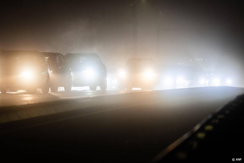 Dichte mist in het zuidoosten, gladheid in hele land