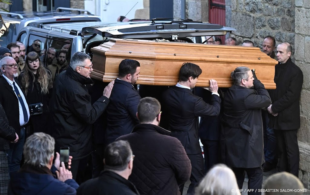 Franse rechts-radicale politicus Jean-Marie Le Pen begraven