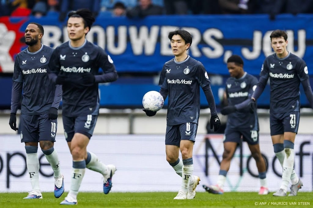 Middenvelder Hwang: Feyenoord zit in zware periode 