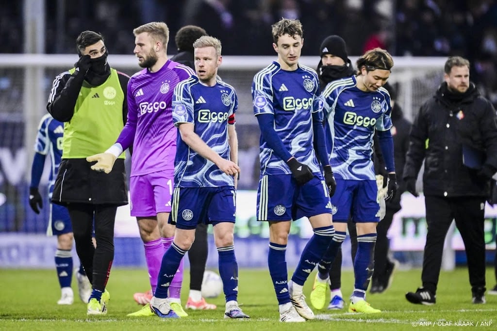Ajax-aanvoerder Klaassen ontevreden ondanks zege op Telstar