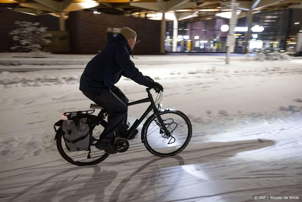 Ziekenhuizen in noorden waarschuwen voor gladheid, zorg gaat door