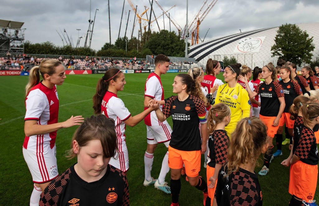 Na Ajax komt ook PSV met cao voor voetbalsters