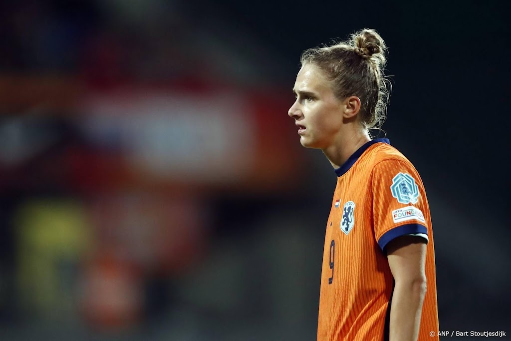 Voetbalsters Miedema en Dijkstra keren terug in selectie Oranje