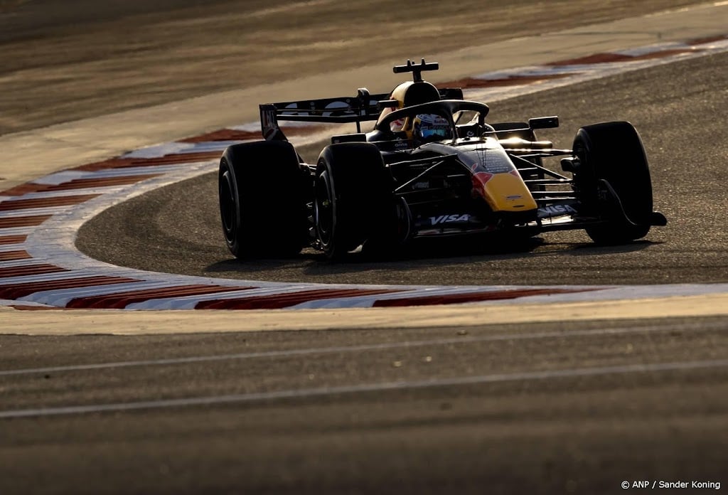 Verstappen rijdt 136 ronden op eerste testdag in Bahrein 
