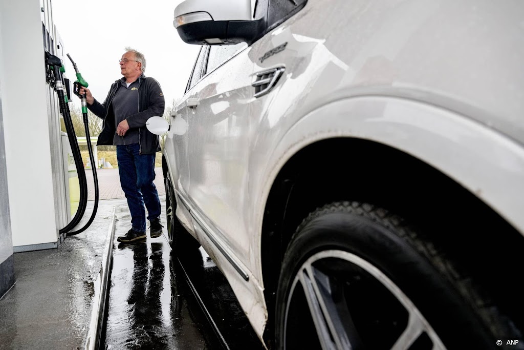 Kabinet gaat accijnzen op brandstof per 1 april verlagen