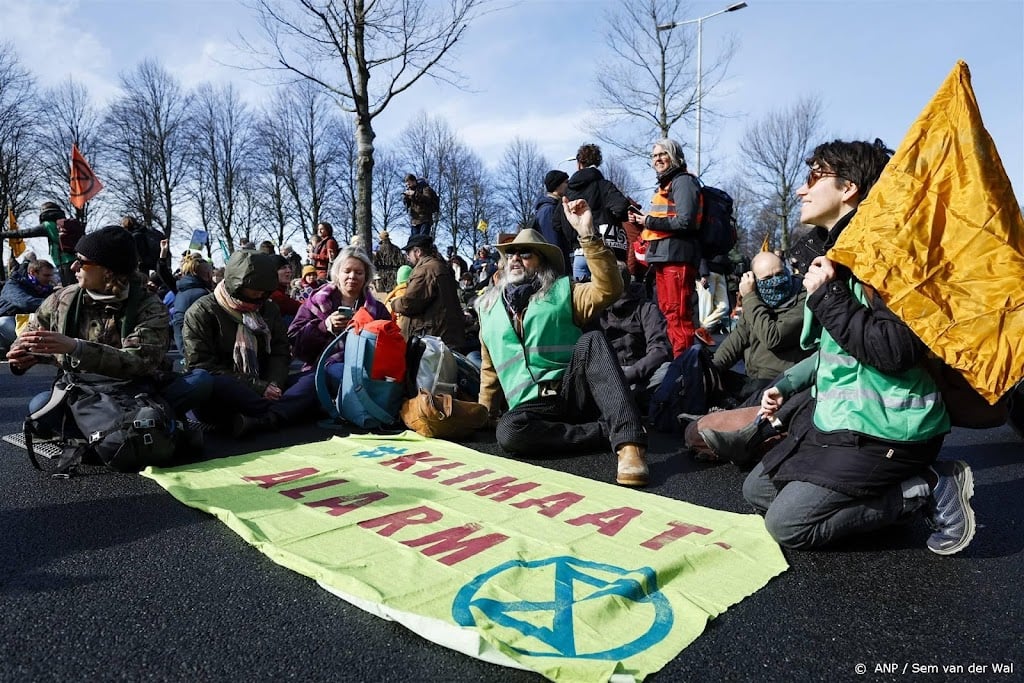 Gemeente Den Haag: drukte neem toe, kom met openbaar vervoer