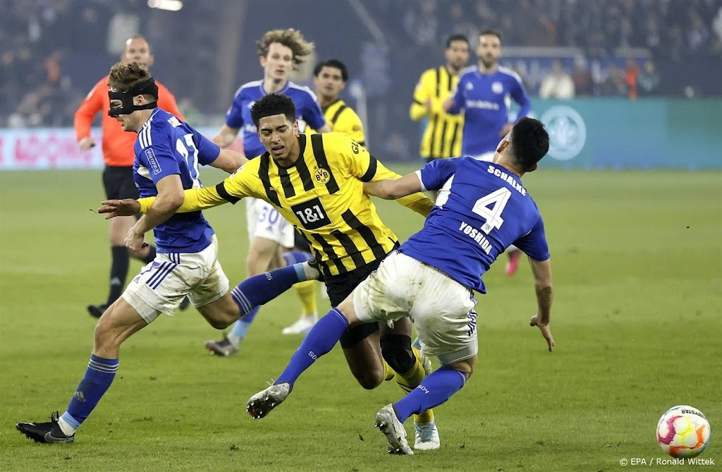 Beladen derby tussen Schalke en Dortmund onbeslist
