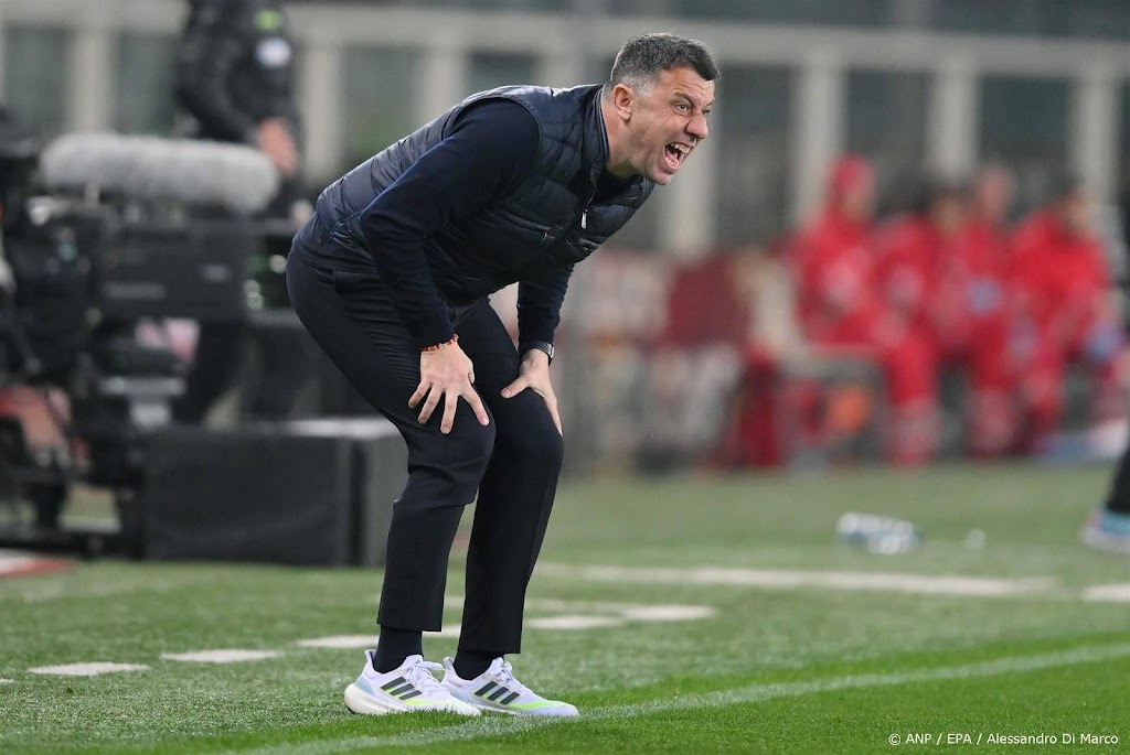 Voetbalclub Lecce ontslaat trainer na kopstoot aan tegenstander