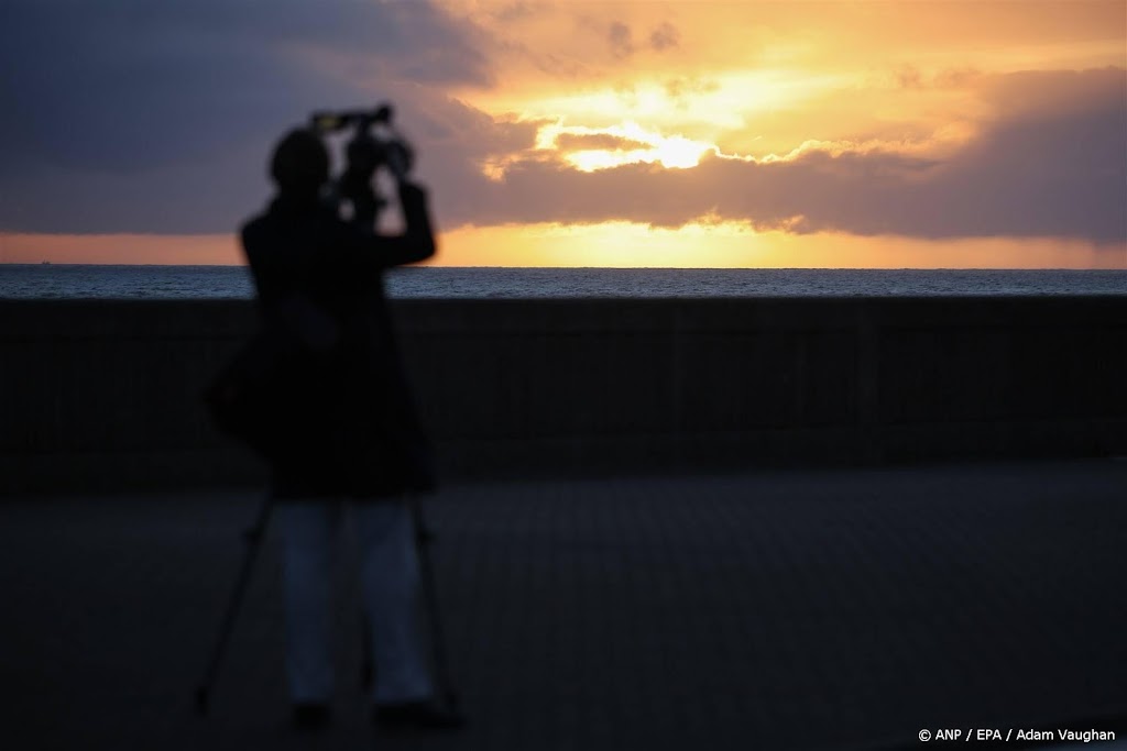 Nieuwszender: lucht en zee rond gebotste schepen afgesloten