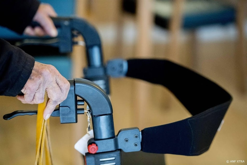 Vakbonden sluiten akkoord over cao thuiszorg en verpleeghuizen