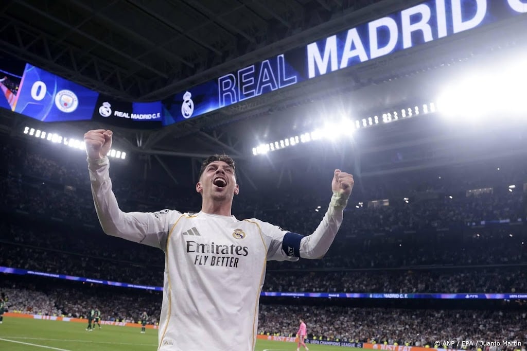 Valverde leidt Real Madrid met hattrick langs Manchester City