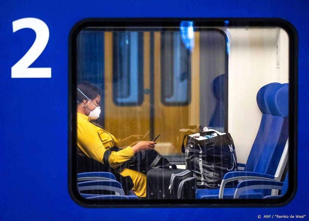 NS laat twee treinen niet verder rijden wegens  corona