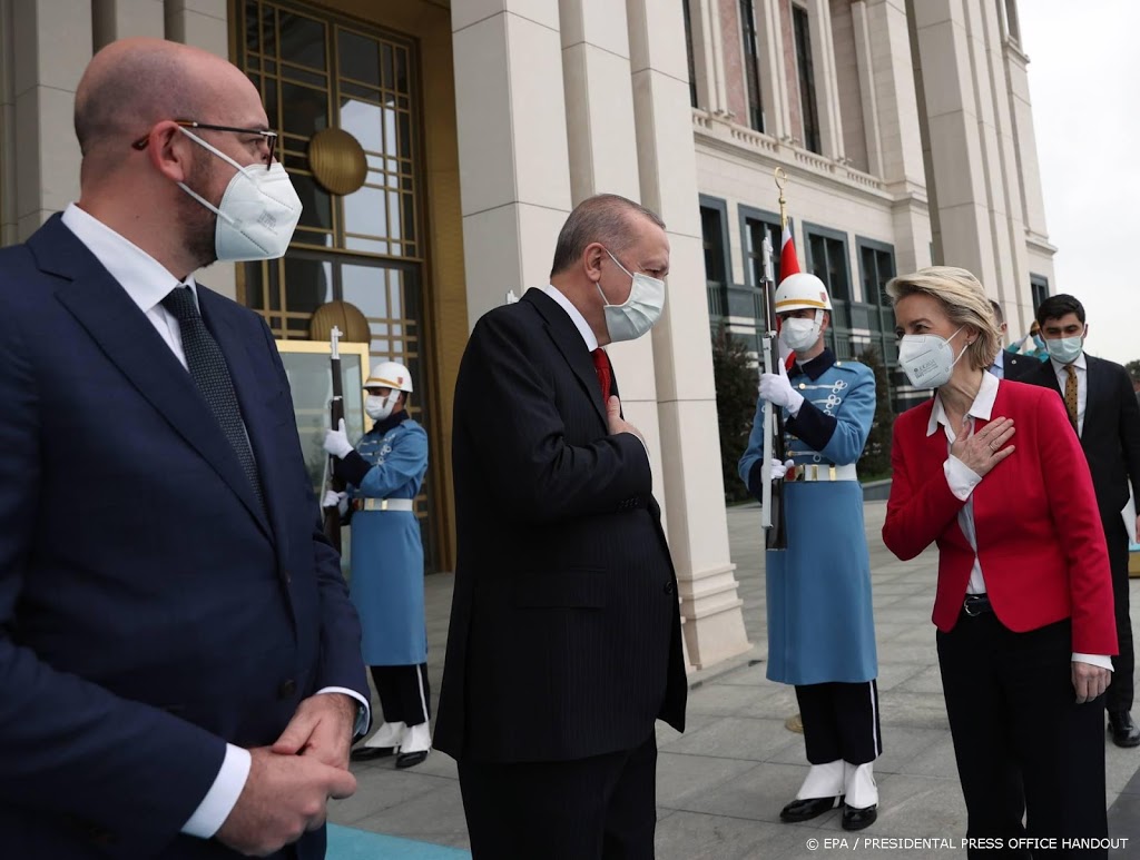 Parijs: 'Turkije schoffeerde Von der Leyen opzettelijk'