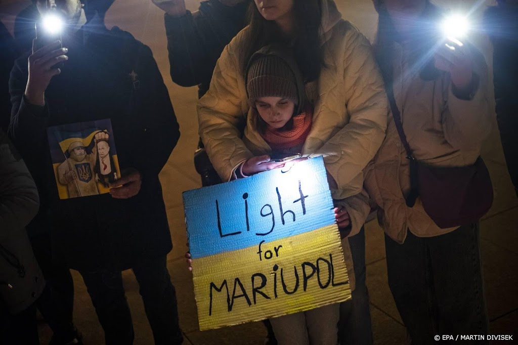 Zelenski gaat uit van tienduizenden doden in Marioepol