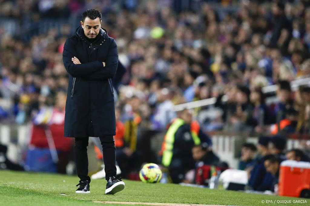 'Beschaamde' Xavi weigert te spreken van crisis bij Barcelona