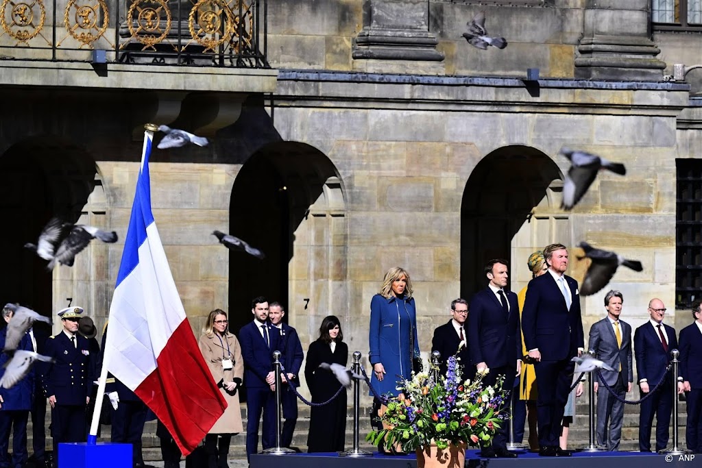 Macron officieel welkom geheten in Amsterdam