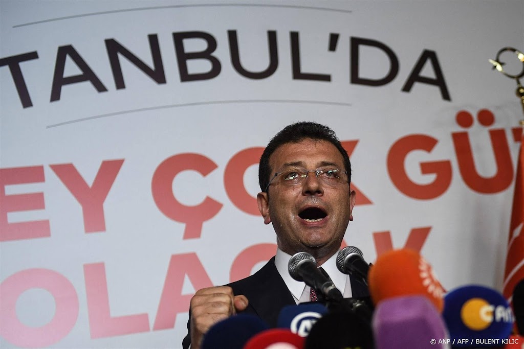 Turkse oppositieleider Imamoglu spreekt bij zitting in gevangenis