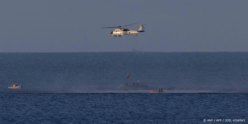 Astronauten Artemis II-missie overgebracht naar marineschip