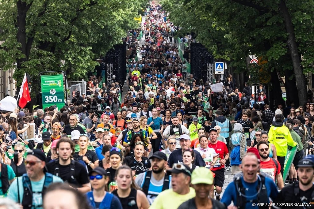 Marathon Parijs vestigt record met 60.000 deelnemers
