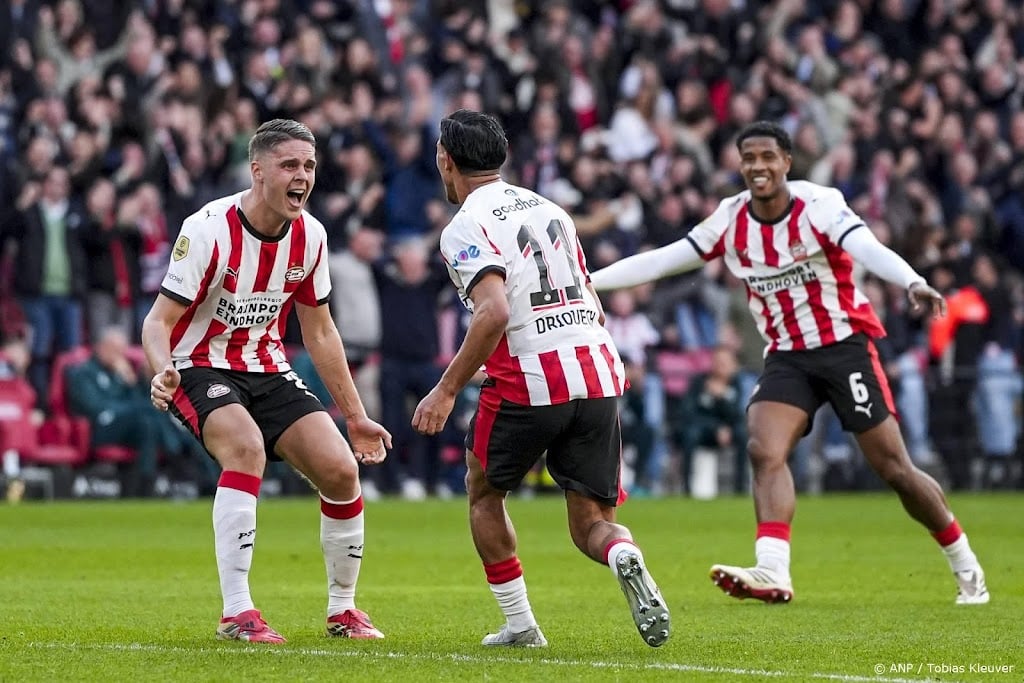 Kampioen PSV tegen Sparta met Flamingo, Fernandez en Pepi