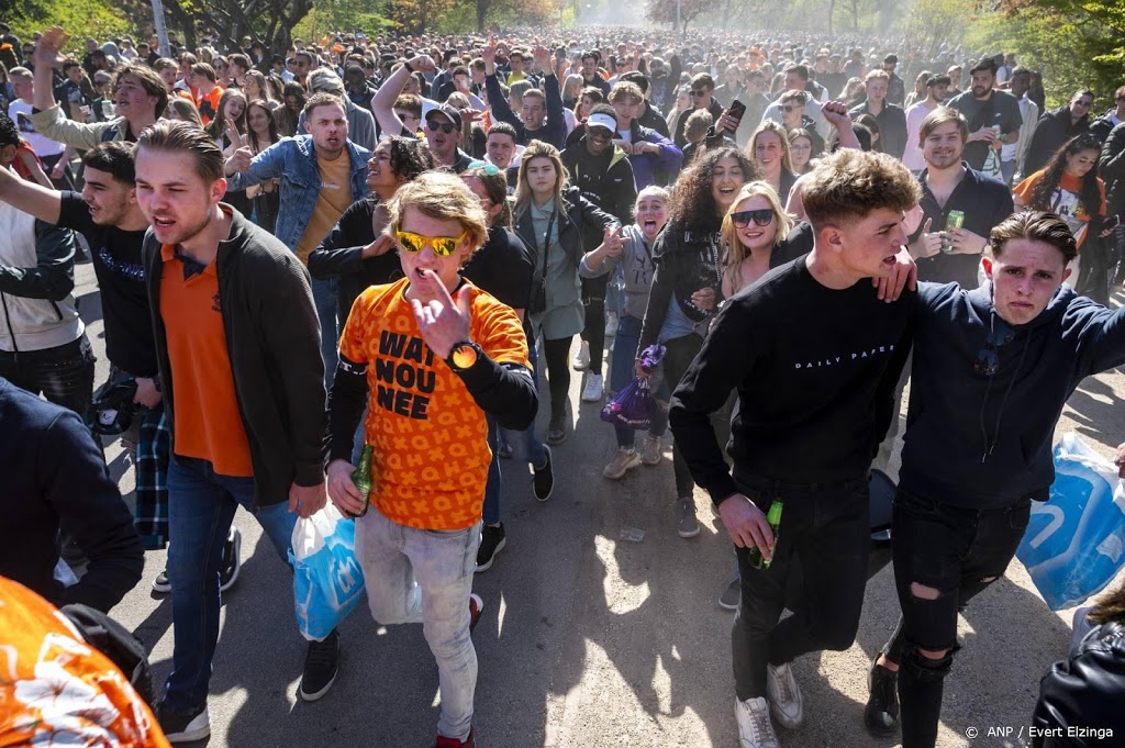 Rutte: besmettingen op Koningsdag Amsterdam tonen dilemma