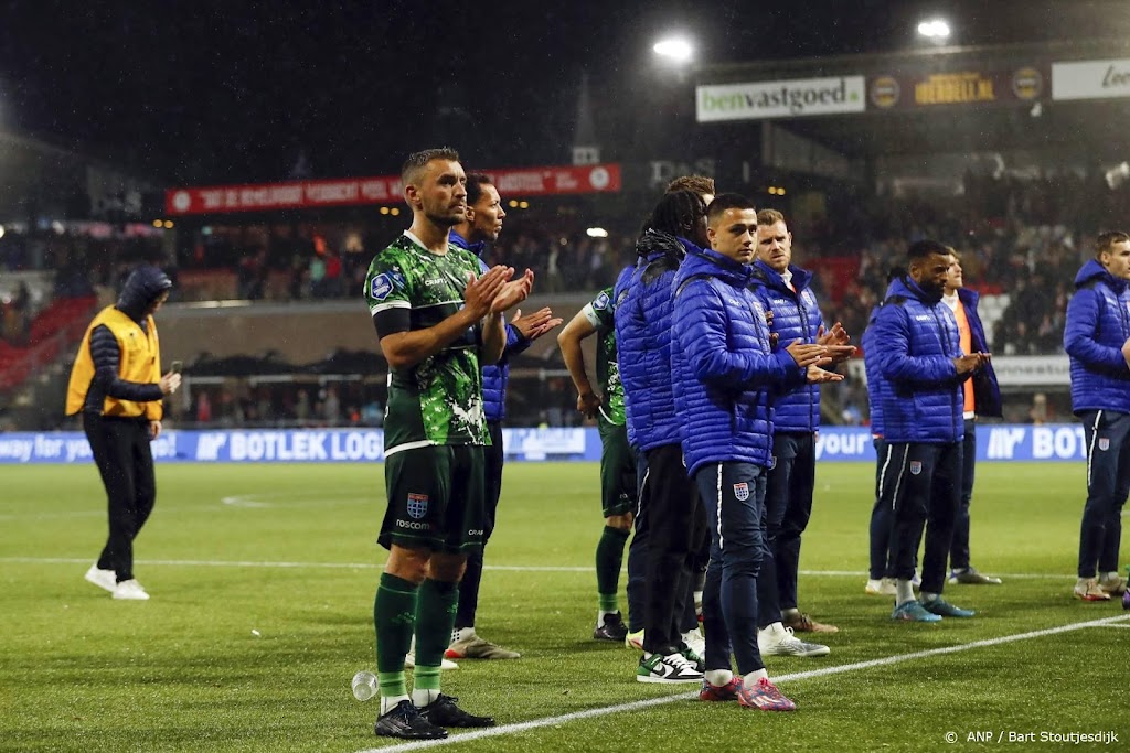PEC-captain Van Polen biedt fans excuses aan na degradatie