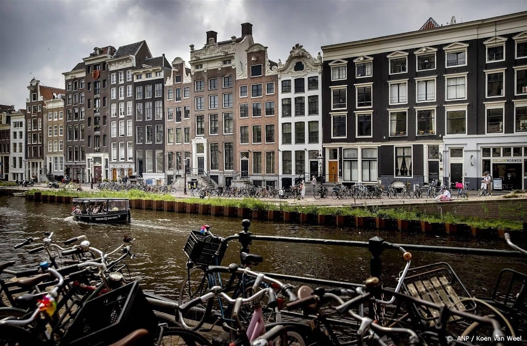 Amsterdam investeert in brug over IJ en openbaar vervoer