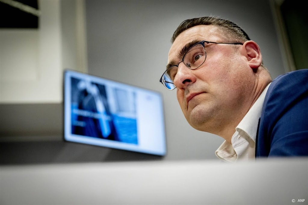 Partij Haagse oud-wethouder De Mos wil dat minister ingrijpt