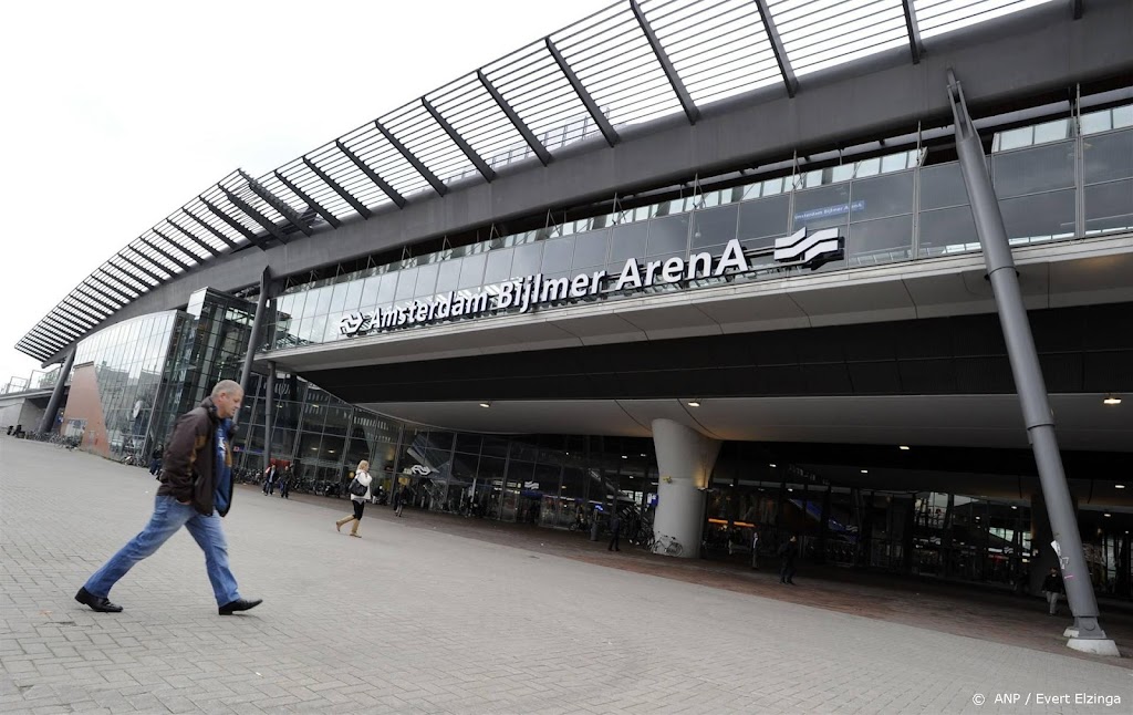 Tieners (12 en 13) opgepakt voor mishandeling bij station Bijlmer