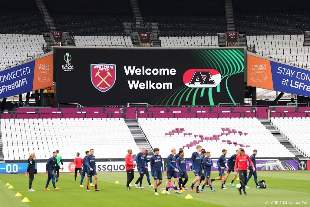 Kleine 3000 AZ-fans verzamelen zich in Londen voor halve finale