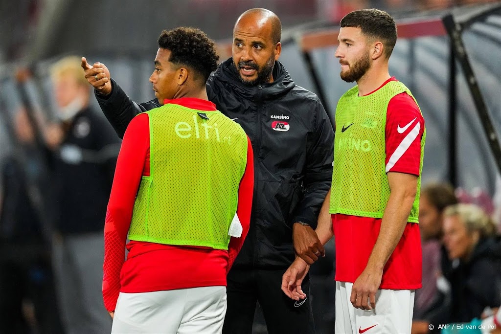 AZ start halve finale tegen West Ham met Van Brederode en De Wit