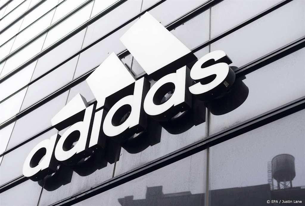 Adidas wil opbrengst omstreden Yeezy-kleding doneren