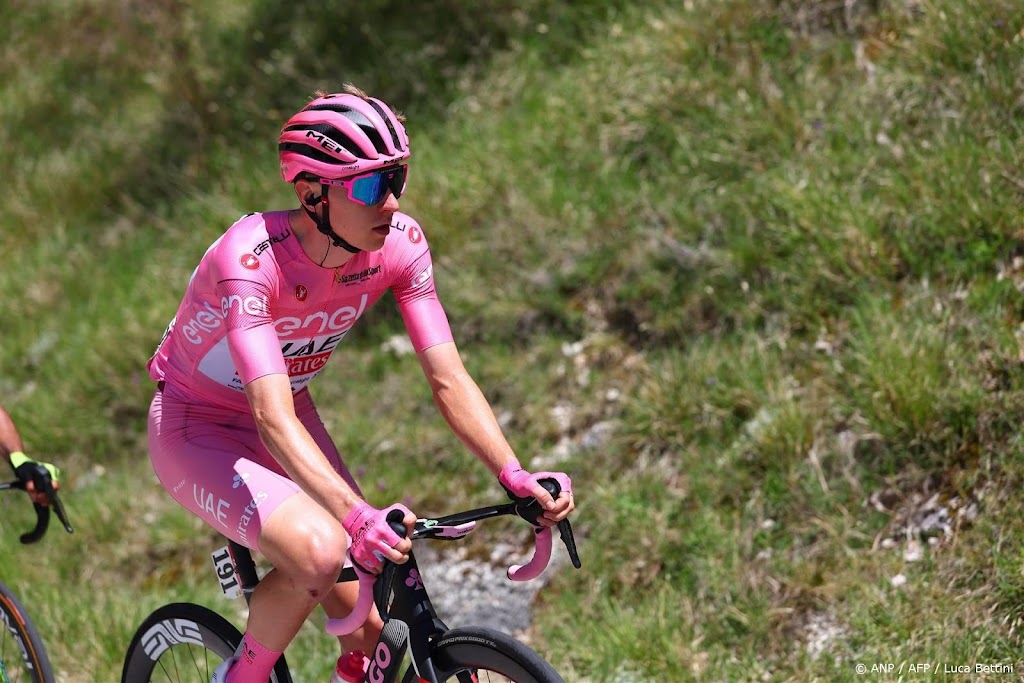Pogacar steviger in het roze na opnieuw ritwinst in Giro d'Italia