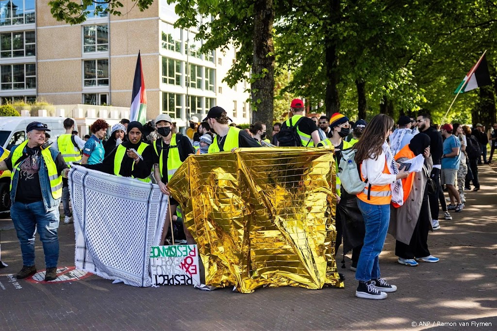 Kort onrustig aan de rand Museumplein na pro-Palestijnse mars