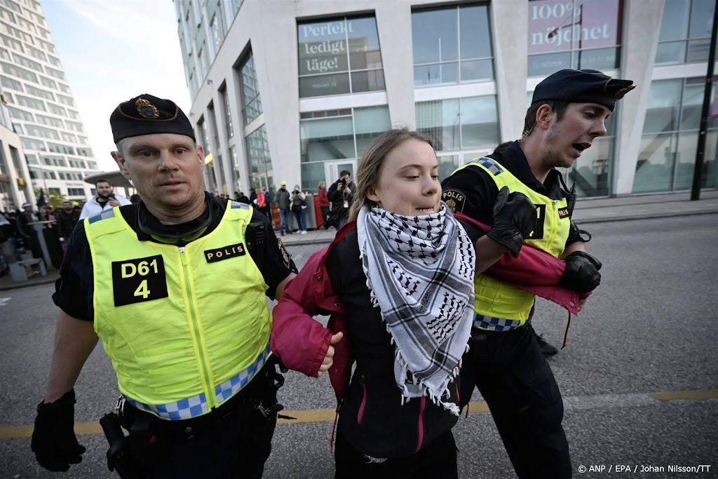 Politie arresteert demonstranten bij Malmö-arena