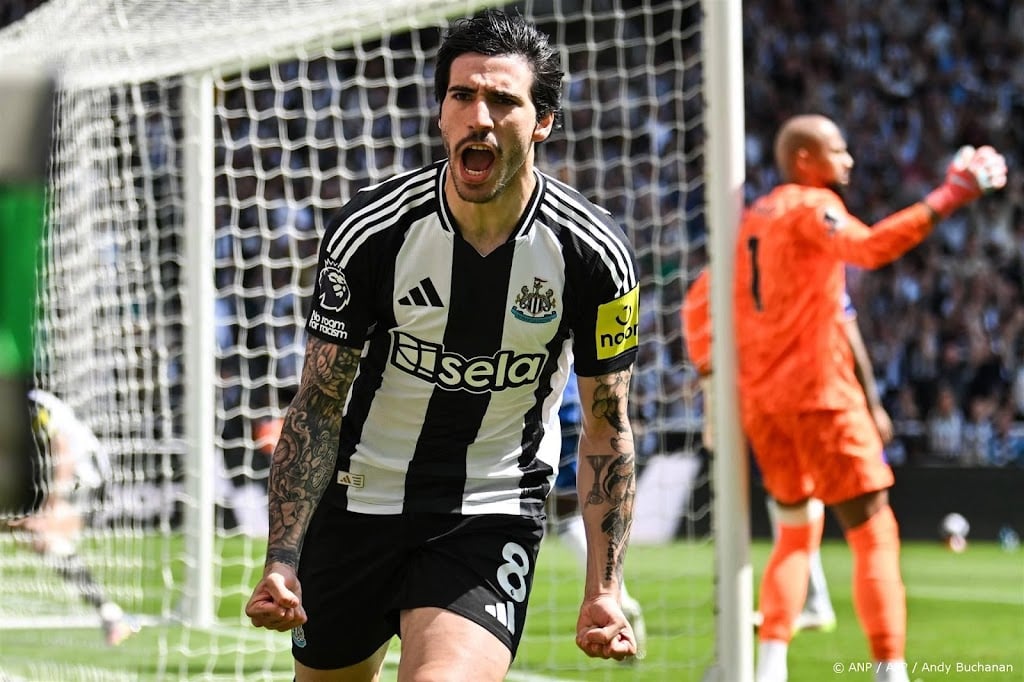 Newcastle derde in Premier League na zege op Chelsea