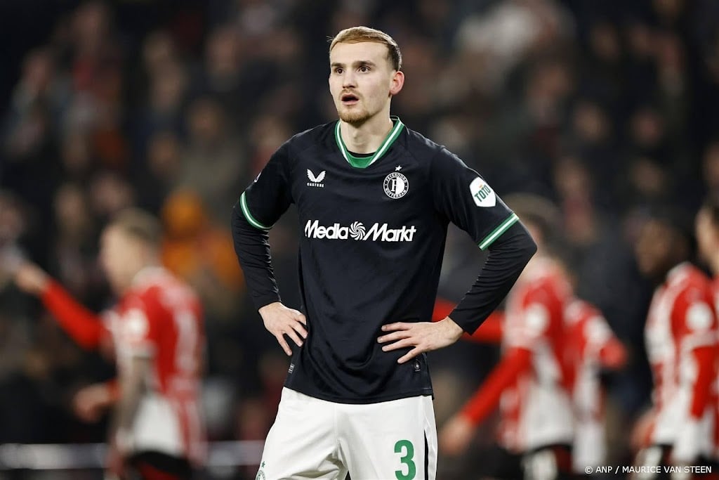 Feyenoord-verdediger Beelen komt dit seizoen niet meer in actie