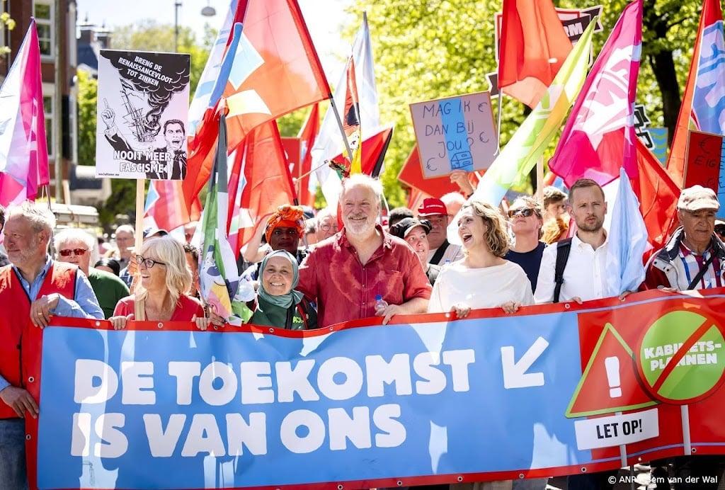 Bonden dreigen met landelijke acties om bezuinigingsplannen