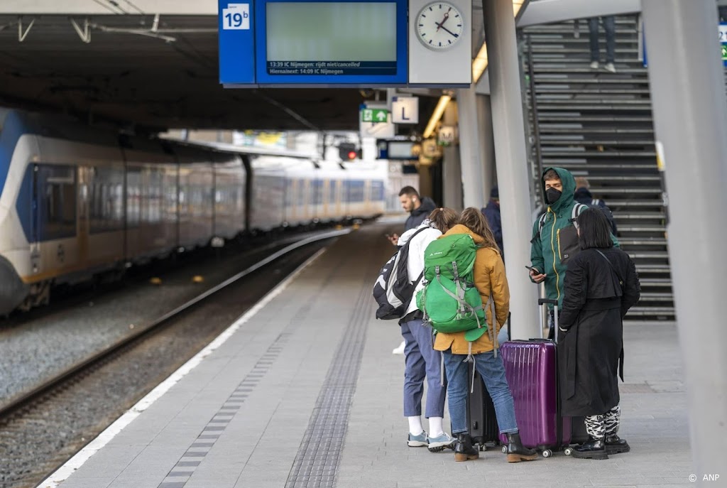 Geen treinen tussen Utrecht en Almere vanwege personeelstekort