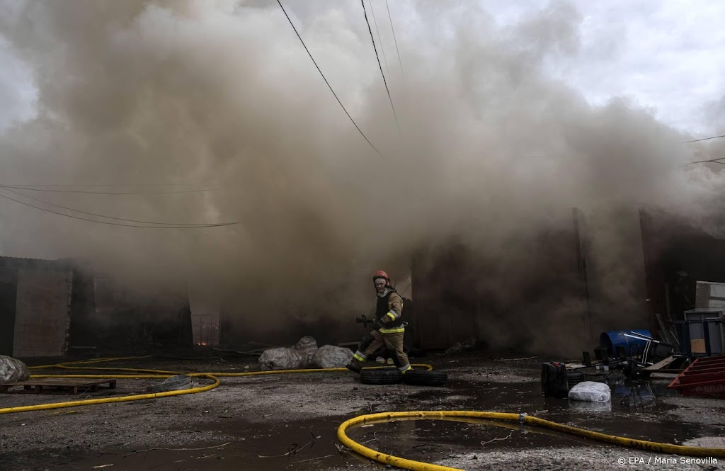 Brand in fabriek Severodonetsk na olielek en beschietingen