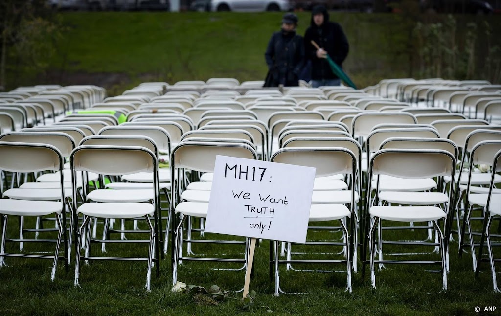 Weer stil protest door nabestaanden MH17 voor Russische ambassade