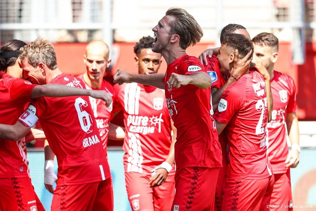 FC Twente verslaat Sparta Rotterdam en mag Europa in