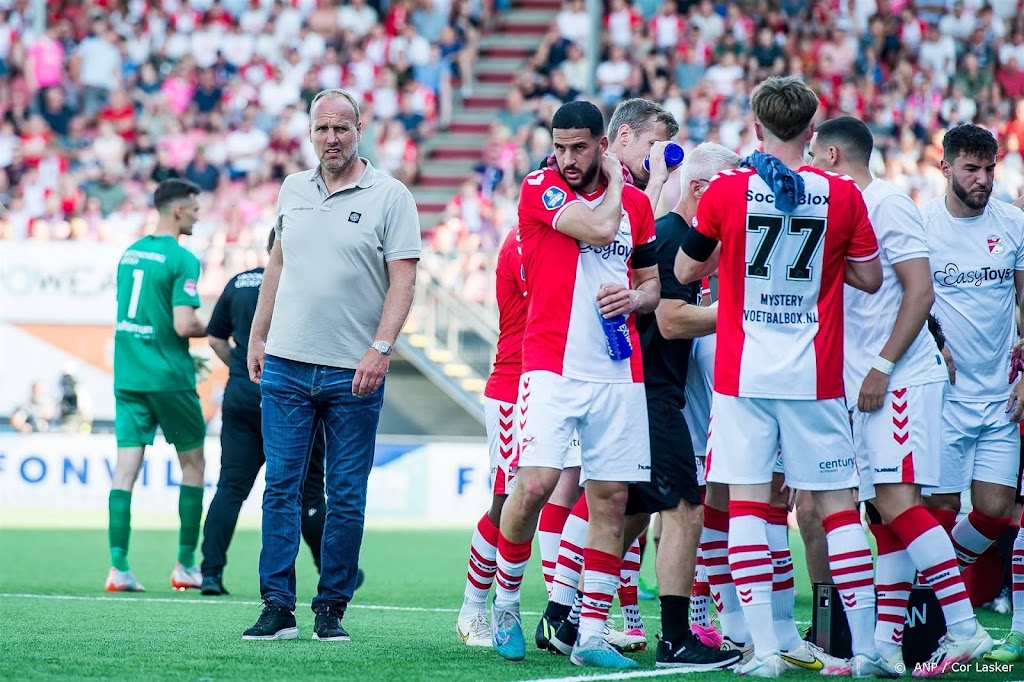 FC Emmen-coach Lukkien: het doet pijn dat het zo afloopt