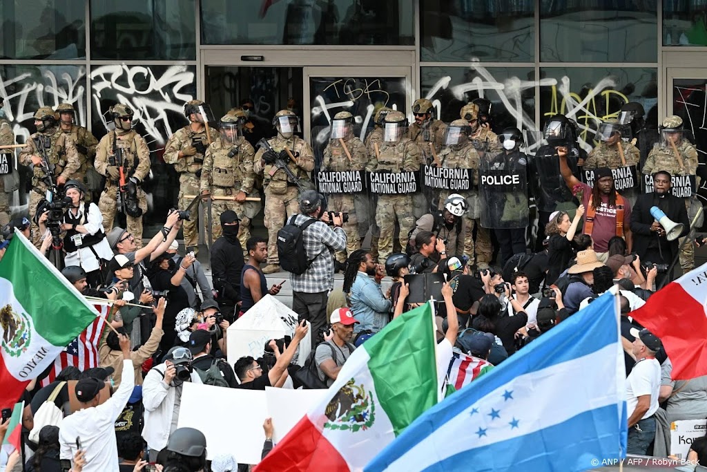 Mariniers arriveren in Los Angeles, gouverneur hekelt Trump