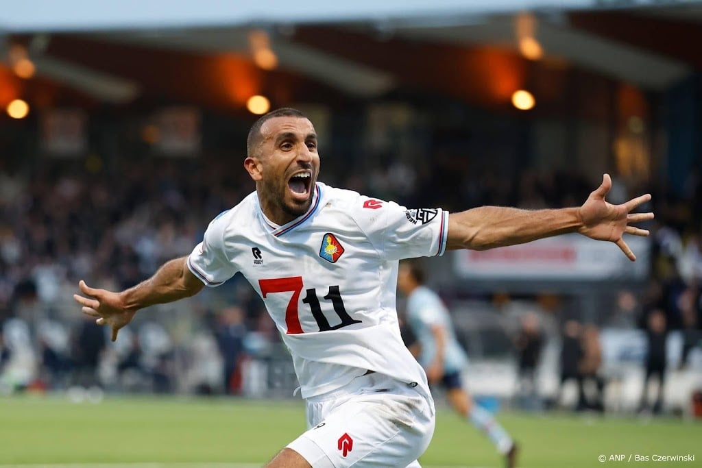 NEC legt Telstar-spits El Kachati voor drie seizoenen vast