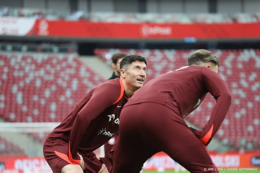 Voorzitter Poolse voetbalbond wil met Lewandowski in gesprek