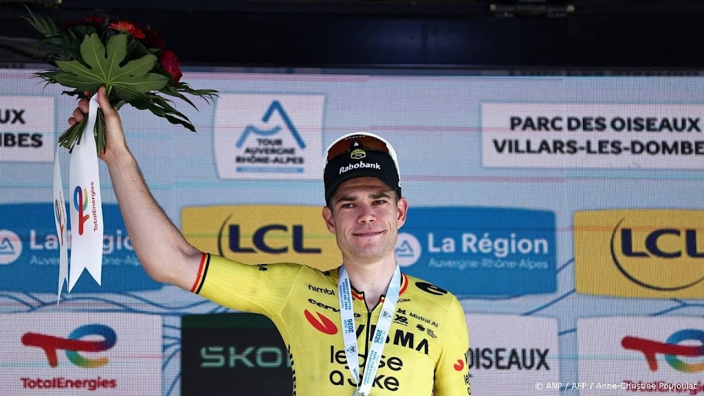 Van Aert sprint naar ritzege in Tour Auvergne-Rhône-Alpes