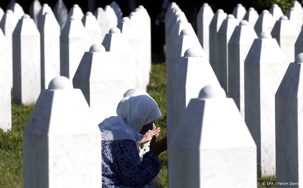 Ollongren biedt 'diepste excuses' aan voor Srebrenica