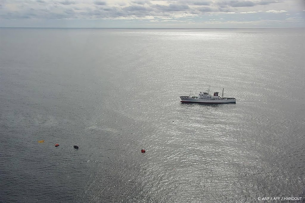 Zwemster na 36 uur gered op 80 kilometer van kust Japan