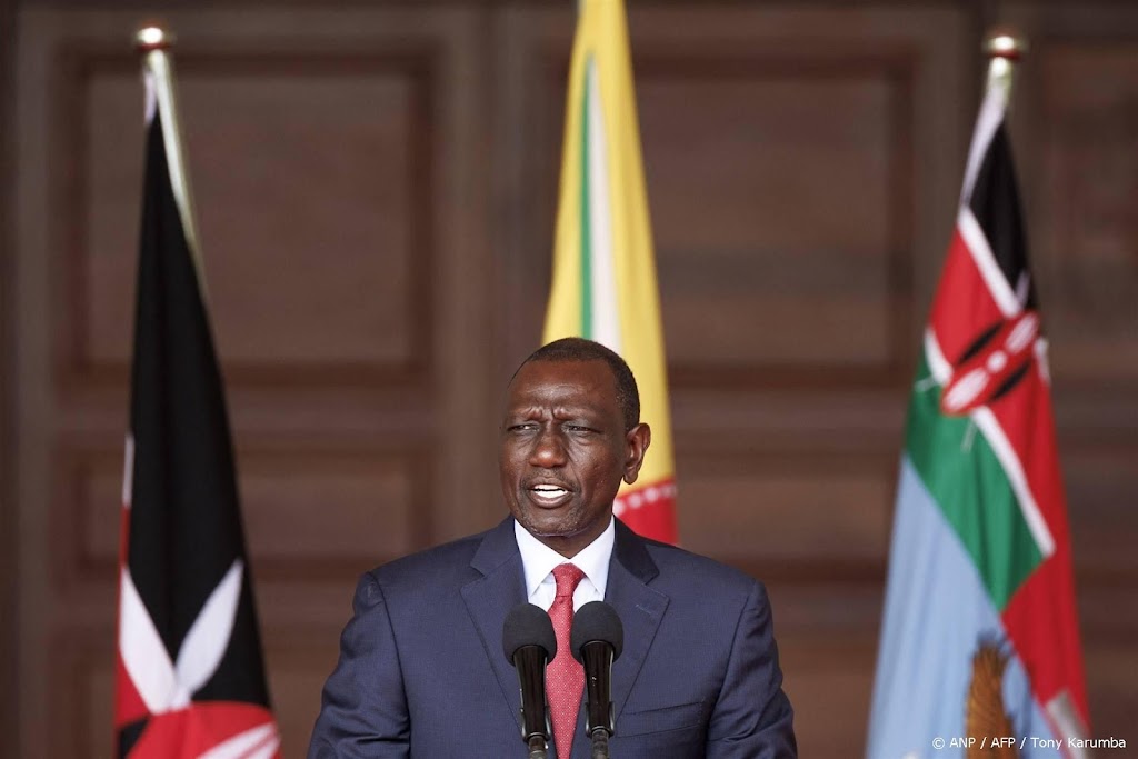 Belaagde president Kenia stuurt regering weg en wil 'brede basis'